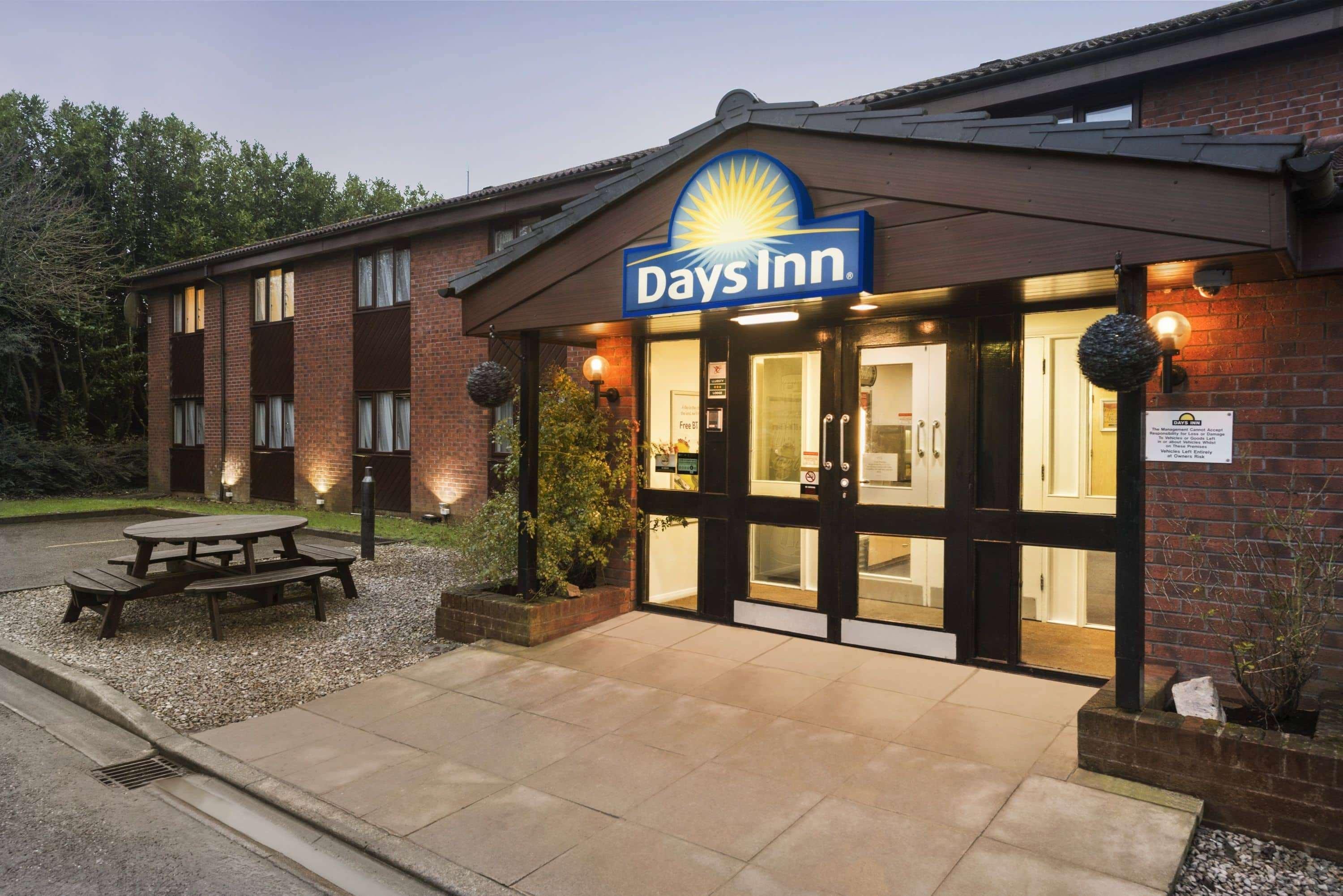 Days Inn Bridgend Cardiff Kültér fotó